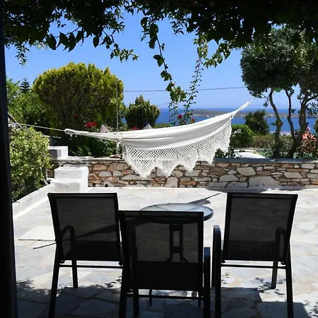 Dryades Family Πανδοχείο 3*