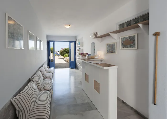 Dryades Family 여관 3*