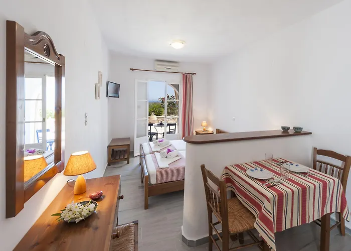 Dryades Family 여관 3*